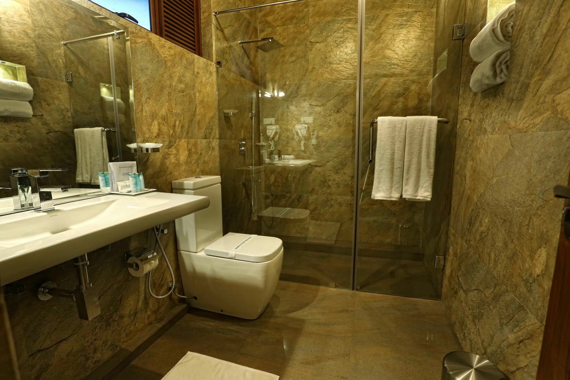 Rivora Residence كاندي المظهر الخارجي الصورة